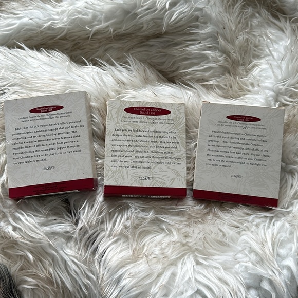 U.S Postal Service Collector’s Edition Holiday Stamp Ornaments Set of 3 - Picture 3 of 6